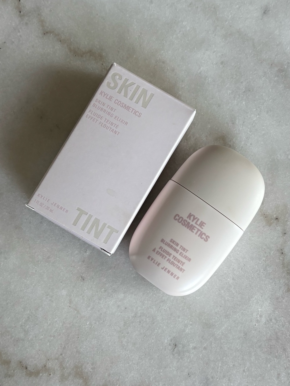 Kylie Cosmetic Skin Tint Blurring Exilir Shade 3.5W –